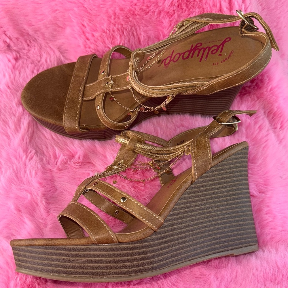 Brown wedges